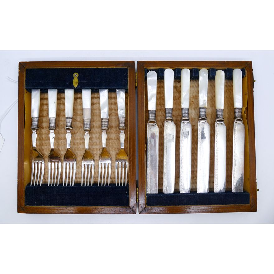 Antique English MOP Handled Fruit Set in Wood Case 9''