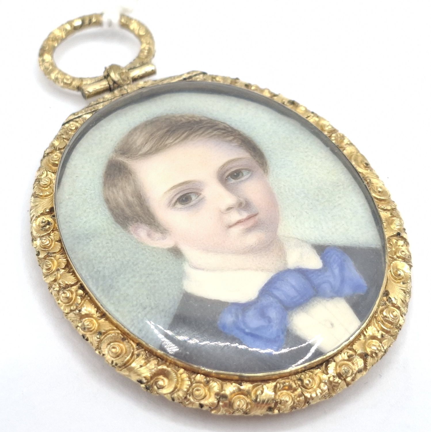 296 · 9CT GOLD PORTRAIT PENDANT