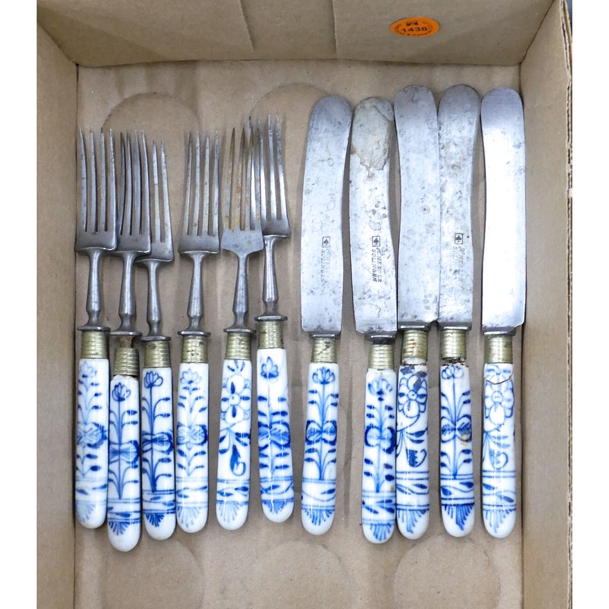 Box Antique Blue Onion Flatware