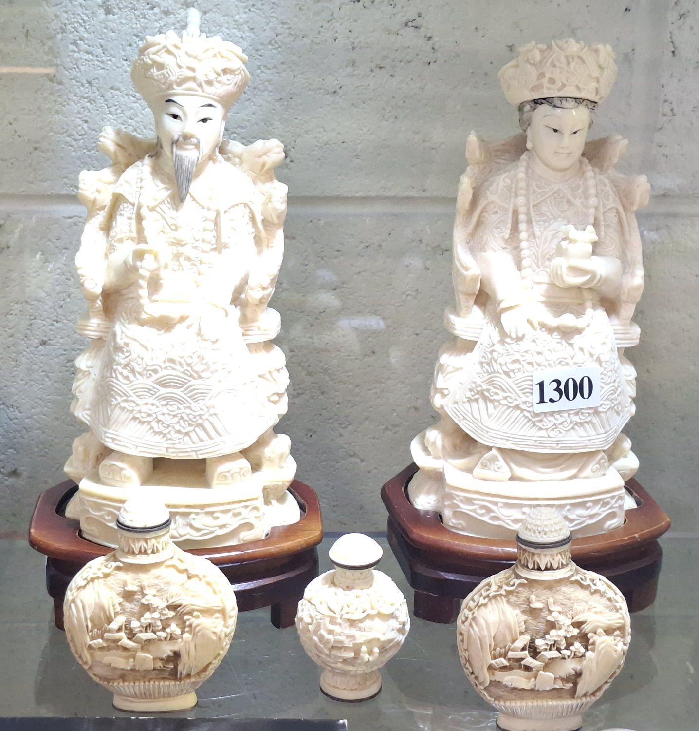 1300 · CHINESE FIGURINES AND BOTTLES
