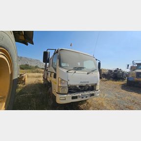 2012 ISUZU NPS 300 CRANE TRUCK WITH WELDING MACHINE