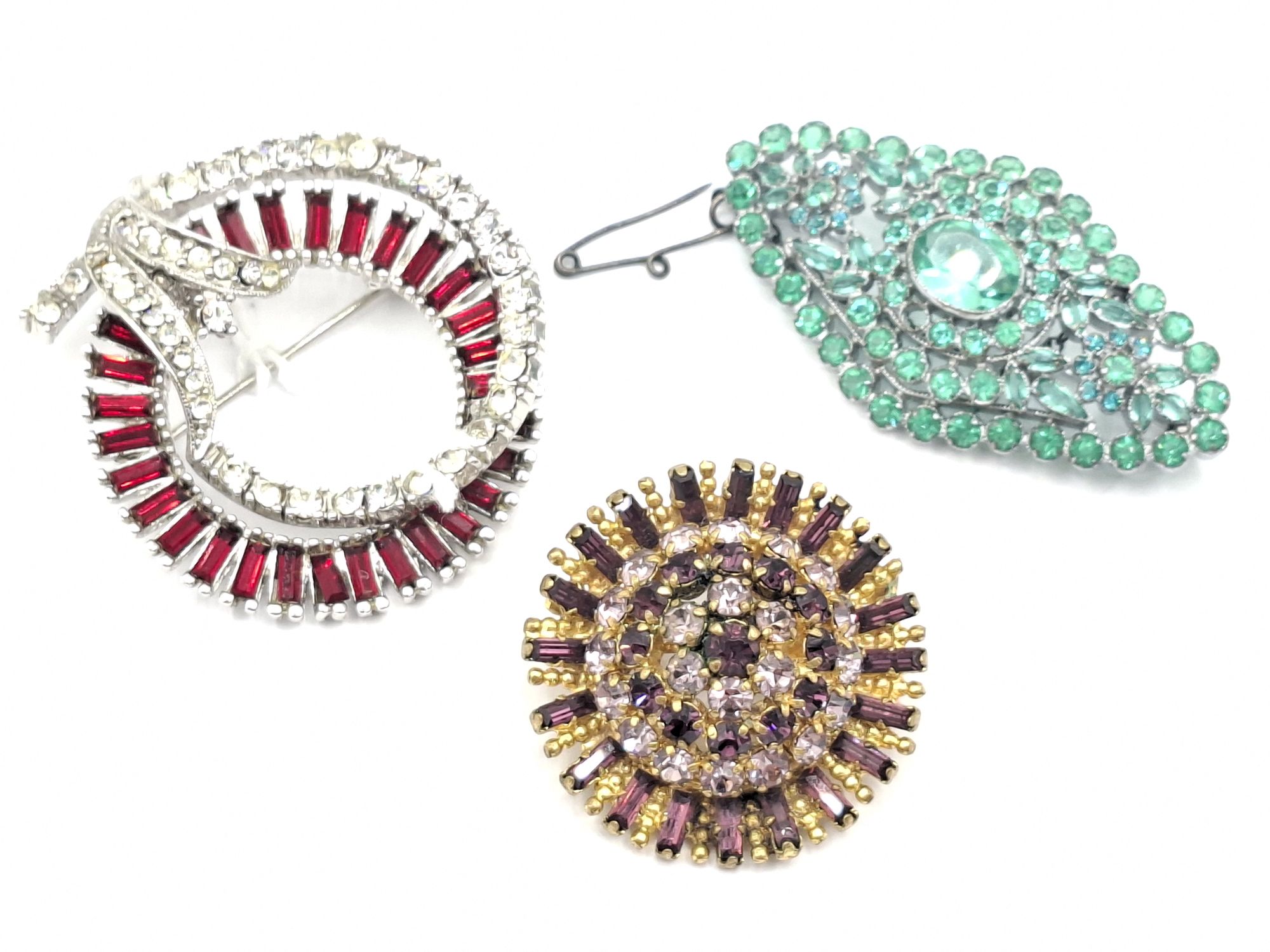 1060 · COSTUME JEWELLERY