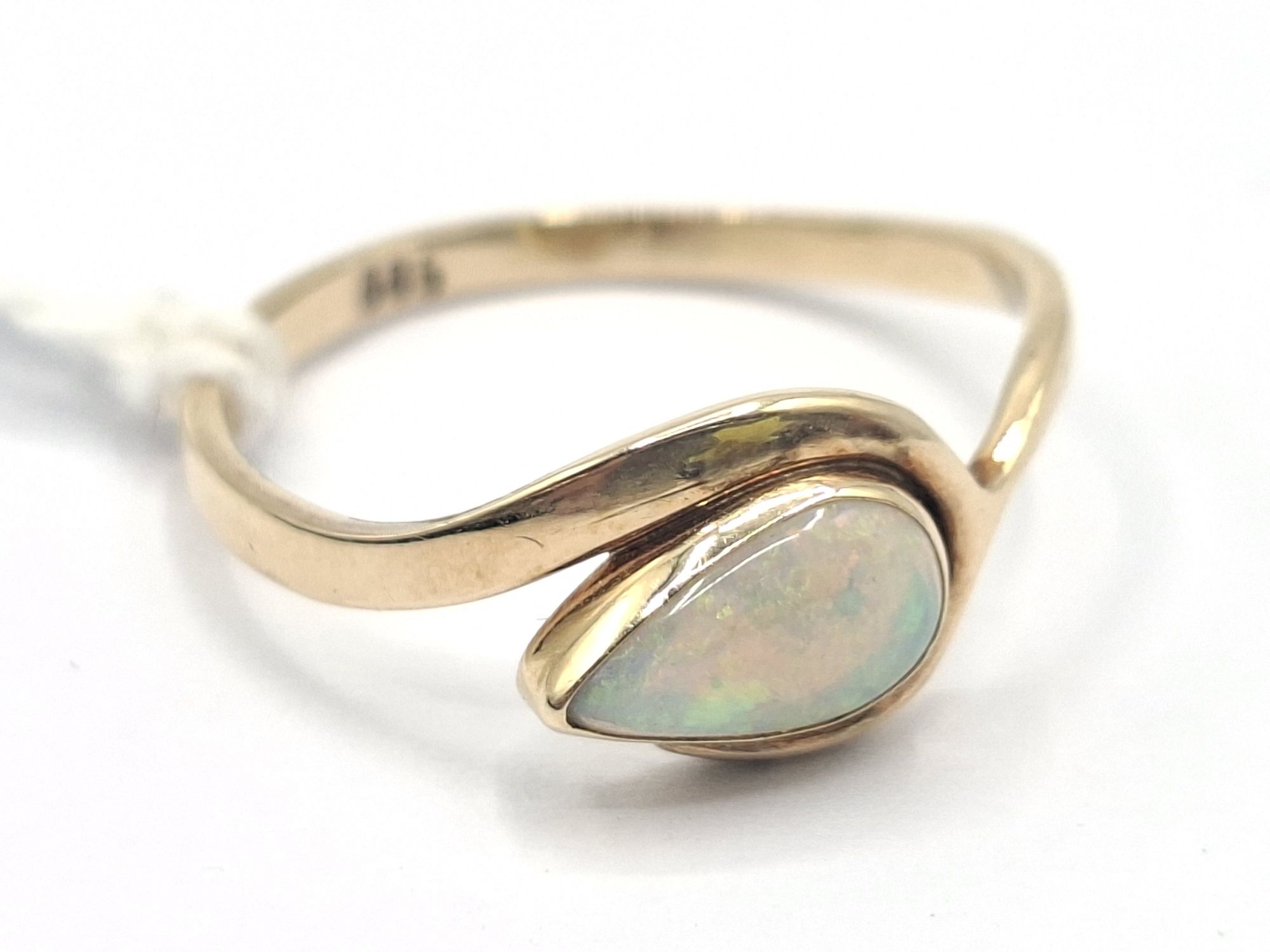 1123 · 14CT GOLD OPAL RING