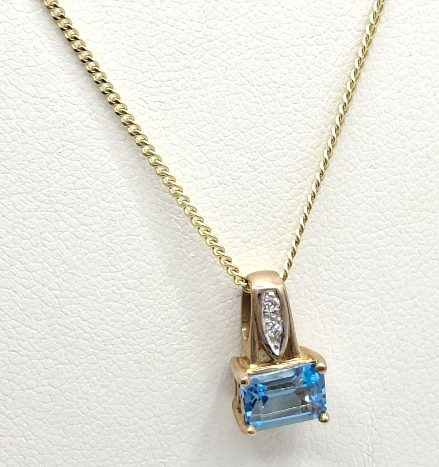 9ct Gold Topaz Diamond Pendant