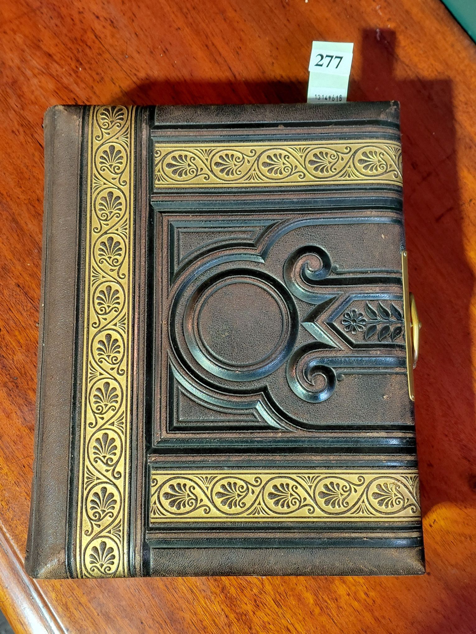VICTORIAN LEATHER PHOTO ALBUM