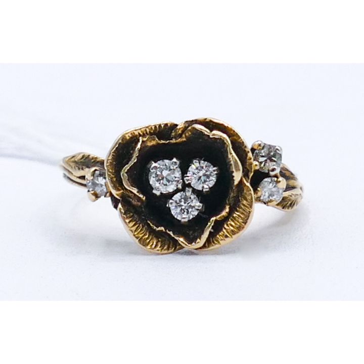 Ladies 14k Diamond Floral Ring Size 7.5 - 3.8 Grams
