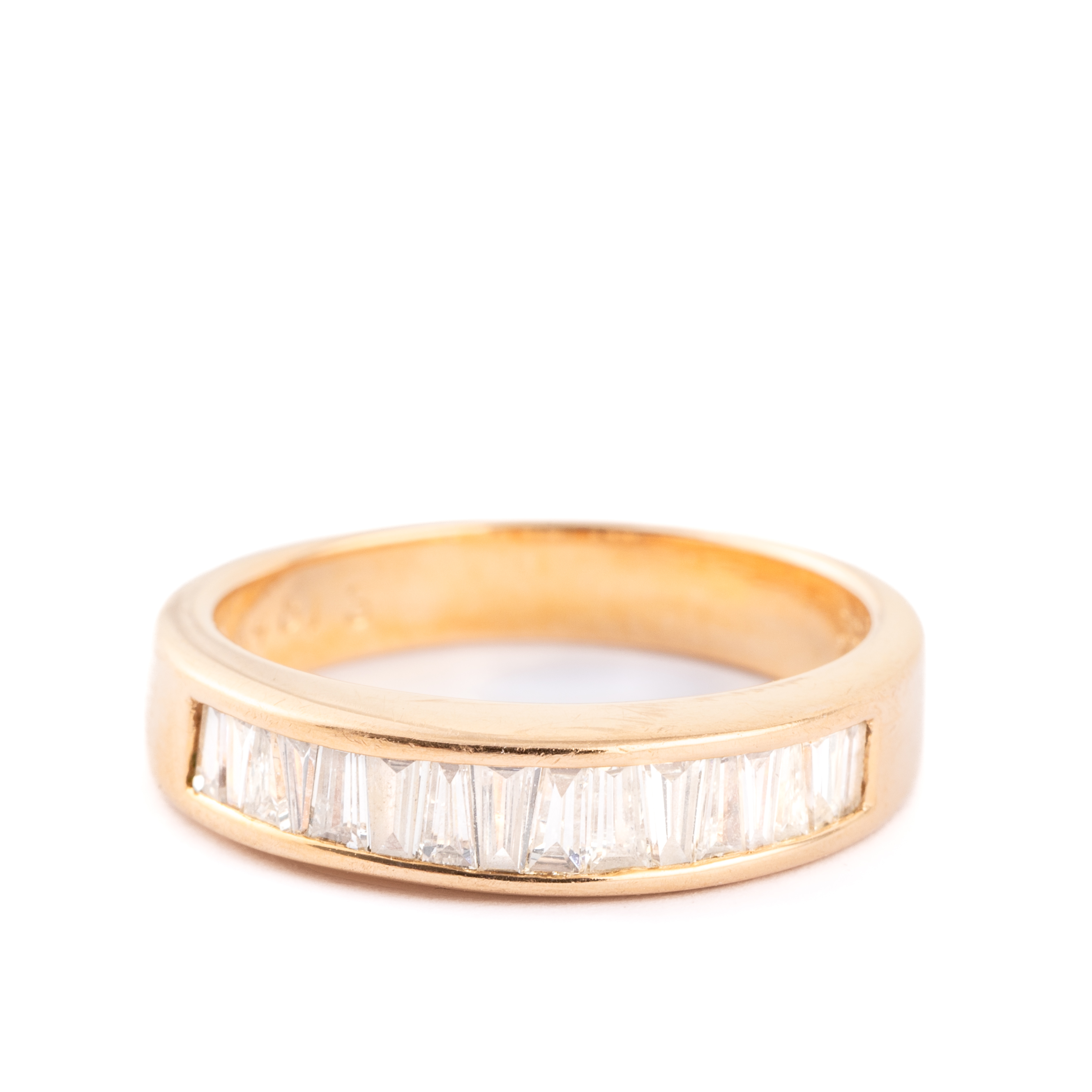 139 · Diamond Band 18ct