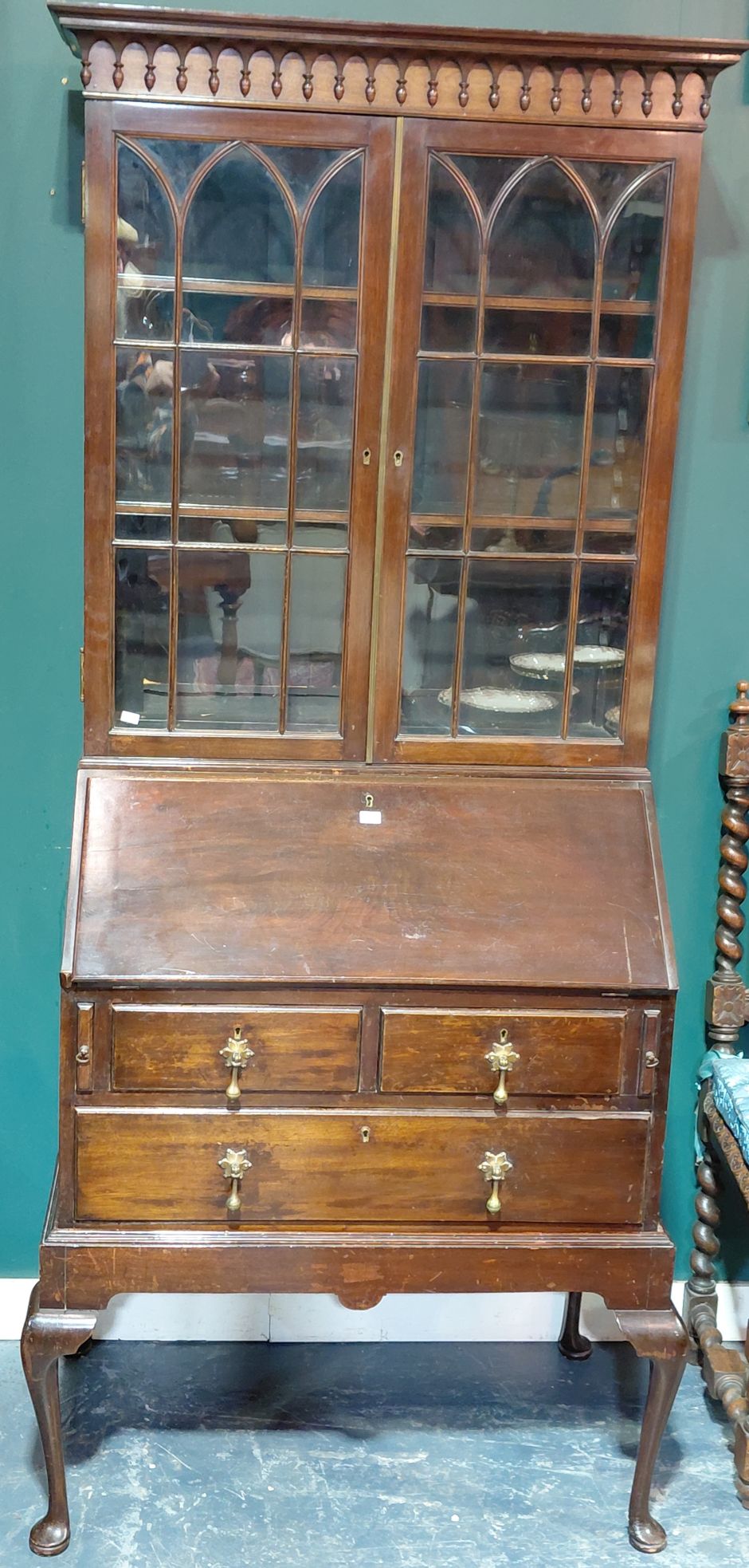 577 · GEORGIAN STYLE SECRETAIRE BOOKCASE