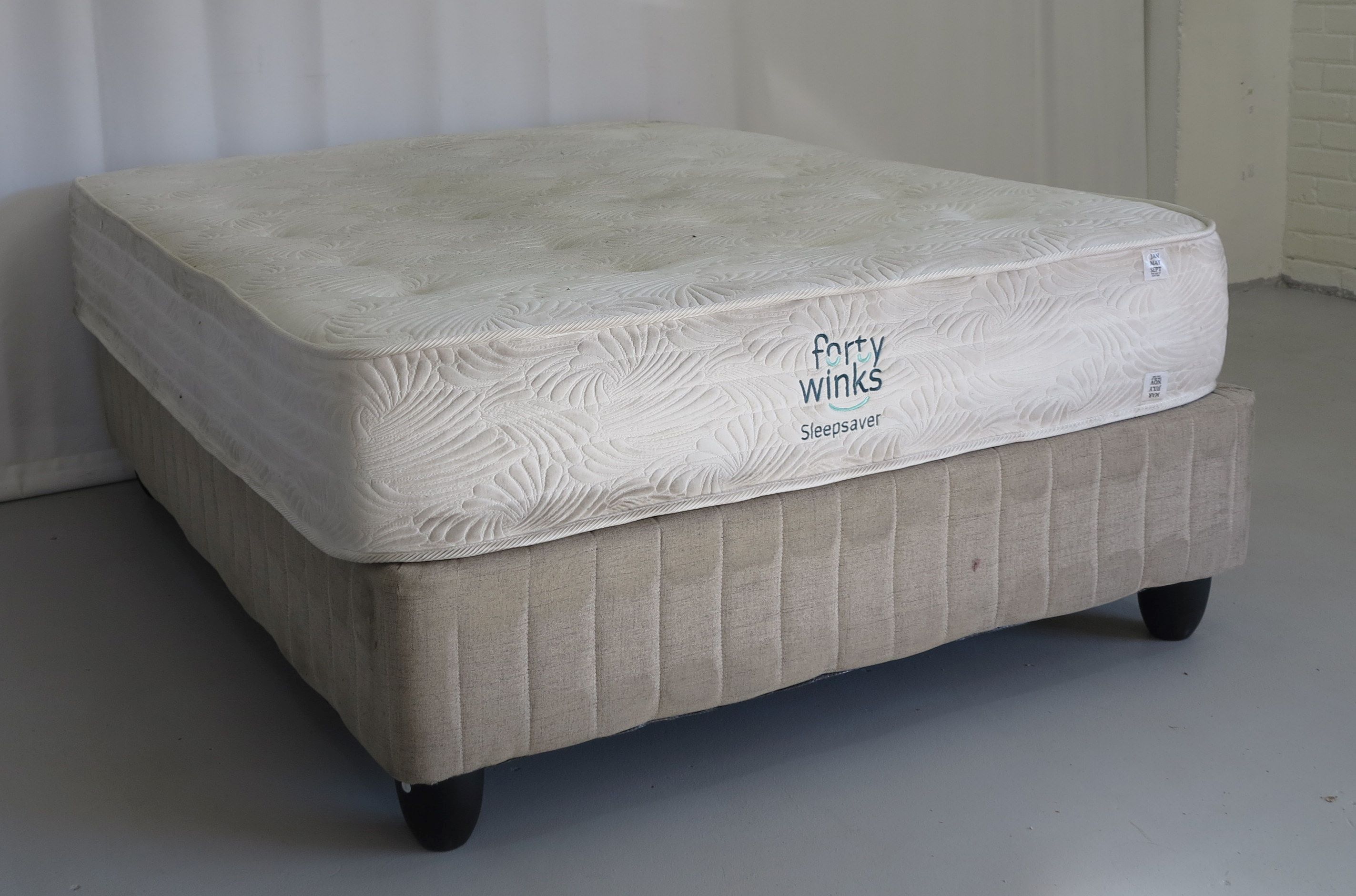 QUEEN SIZE FORTY WINKS MATTRESS AND BASE Westgate Walding Auctioneers