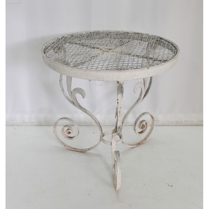 METAL GARDEN TABLE