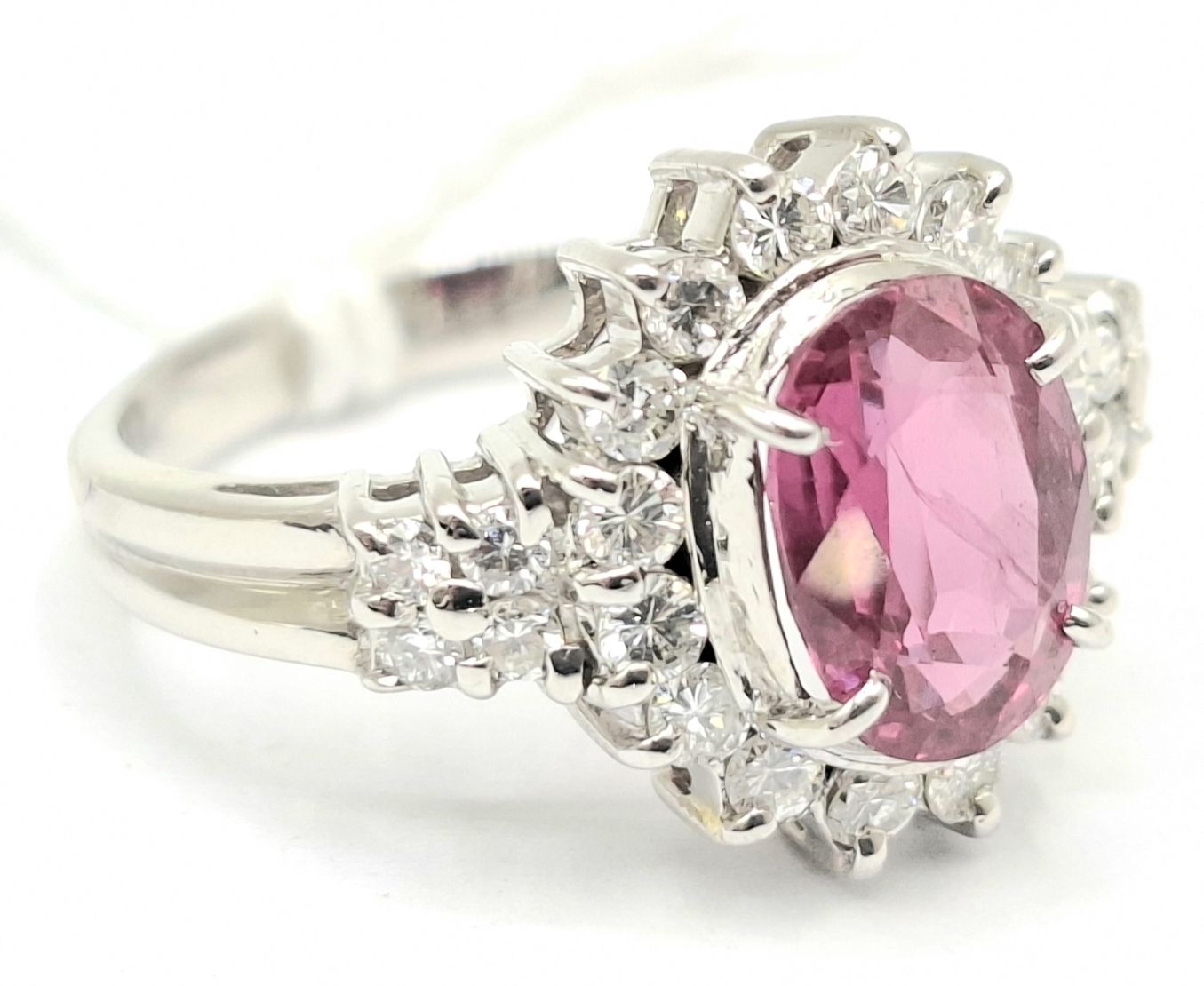 1168 · PLATINUM RUBY DIAMOND RING