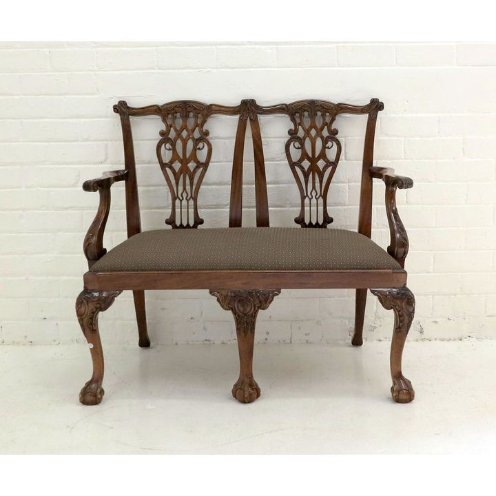 CHIPPENDALE STYLE MAHOGANY BENCH