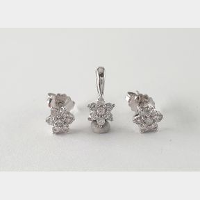 18CTWHITE GOLD FLOWER EARRINGS WITH PENDANT & 0.320CT DIAMONDS - 51929/3623