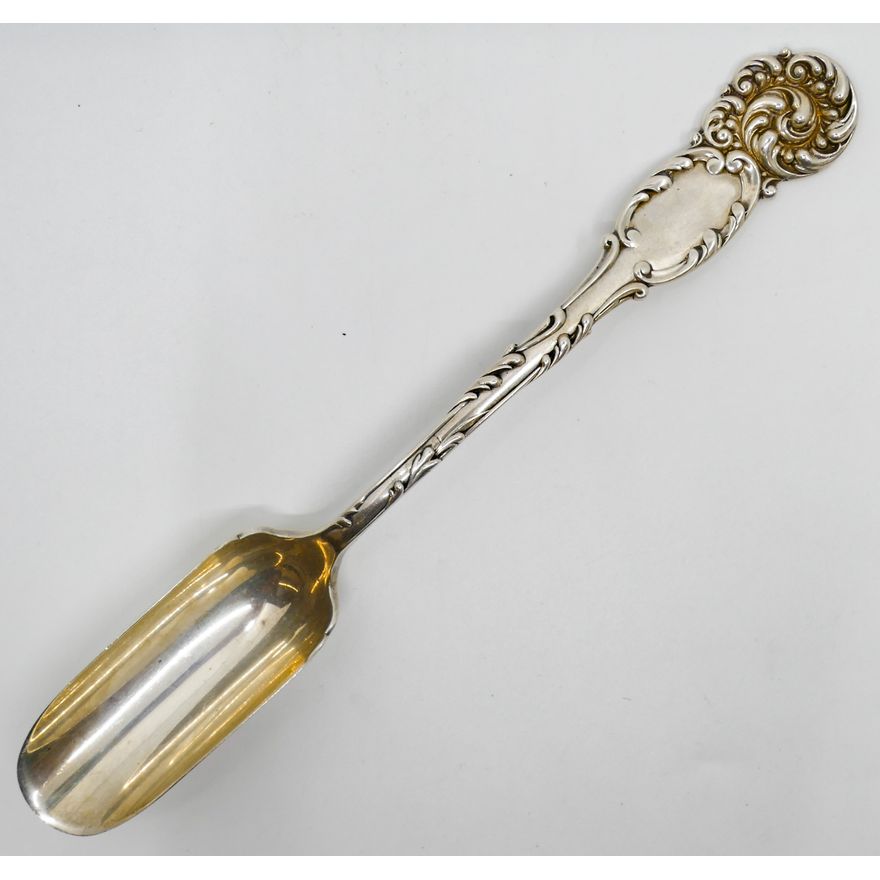 Reed & Barton ''La Reine'' Sterling Cheese Scoop 8'' - 62 Grams