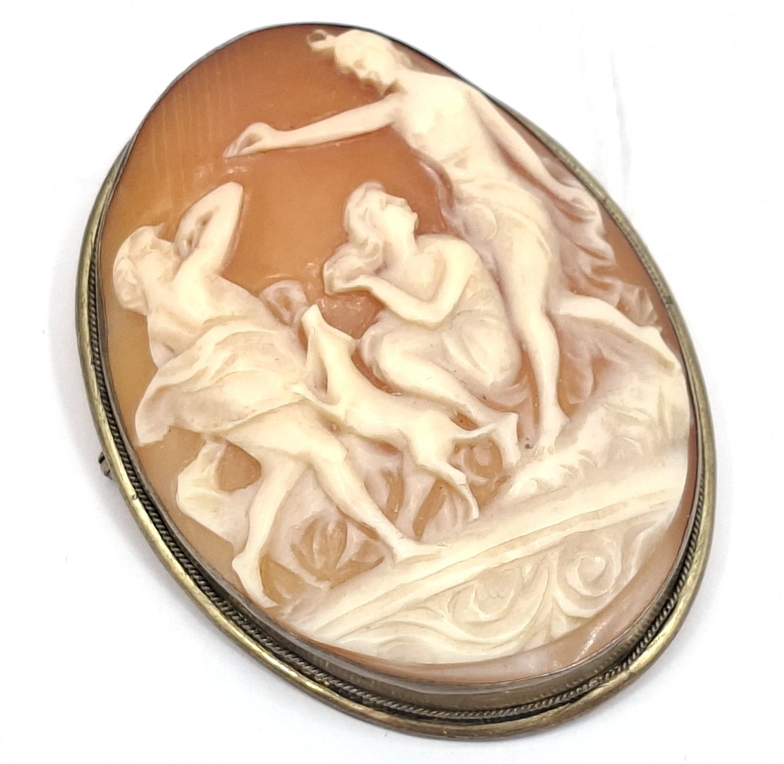 1105 · GOLD PLATED CAMEO BROOCH/PENDANT