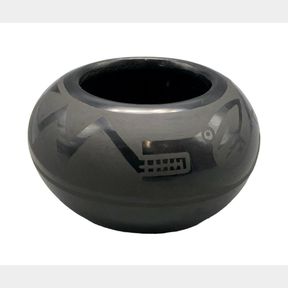San Ildafonso Pot By Marvin And Francis Martinez