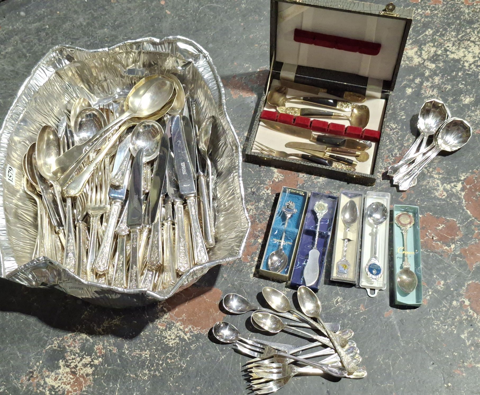 SILVERPLATE CUTLERY