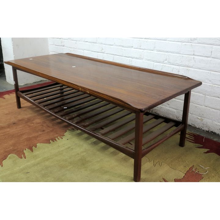 RETRO COFFEE TABLE