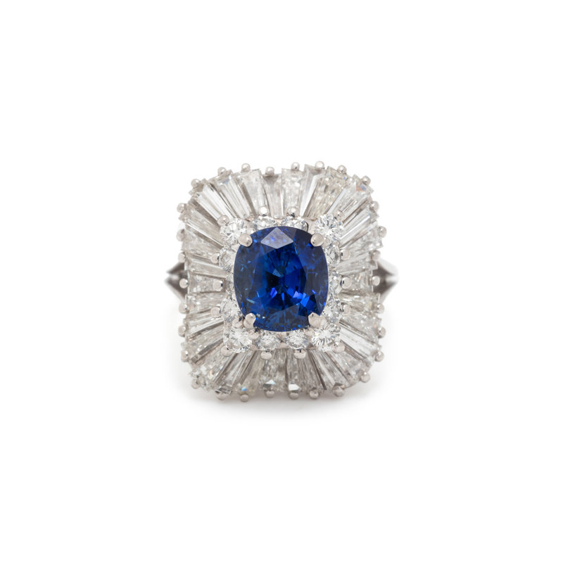 SAPPHIRE AND DIAMOND RING