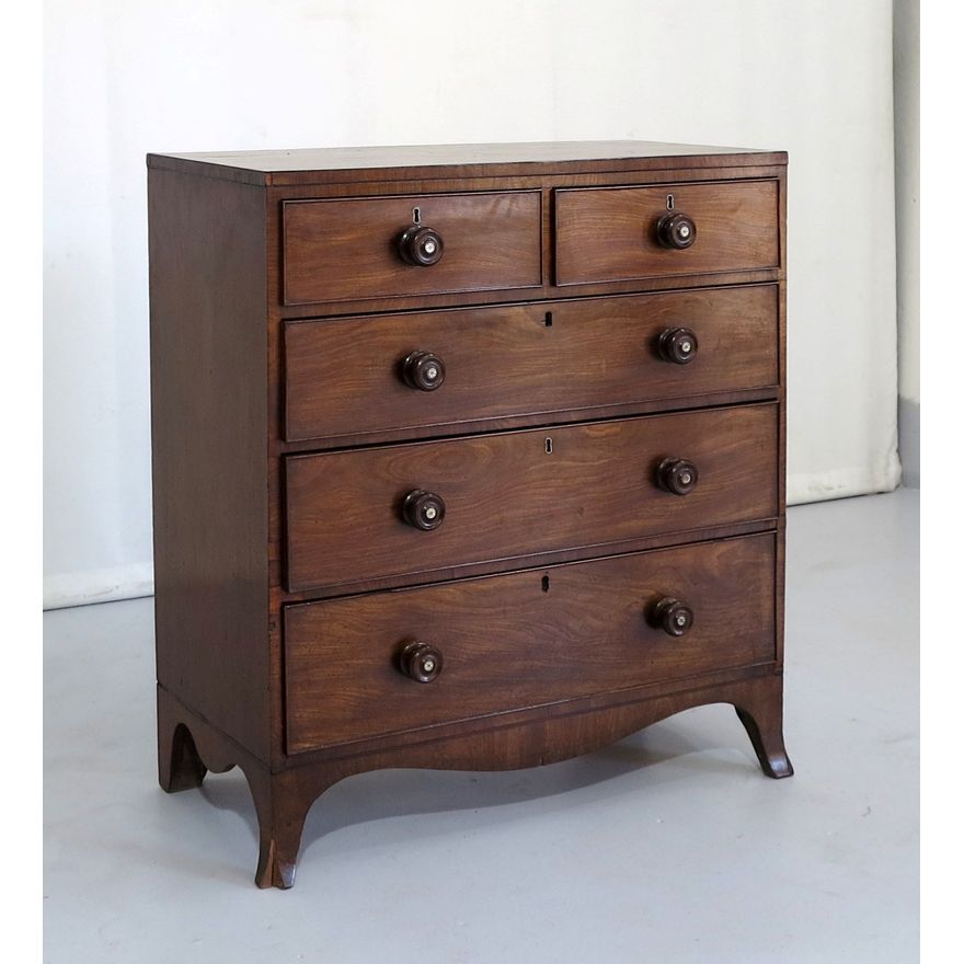 EARLY VICTORIAN MAHOGANY CHEST OF DRAWERS