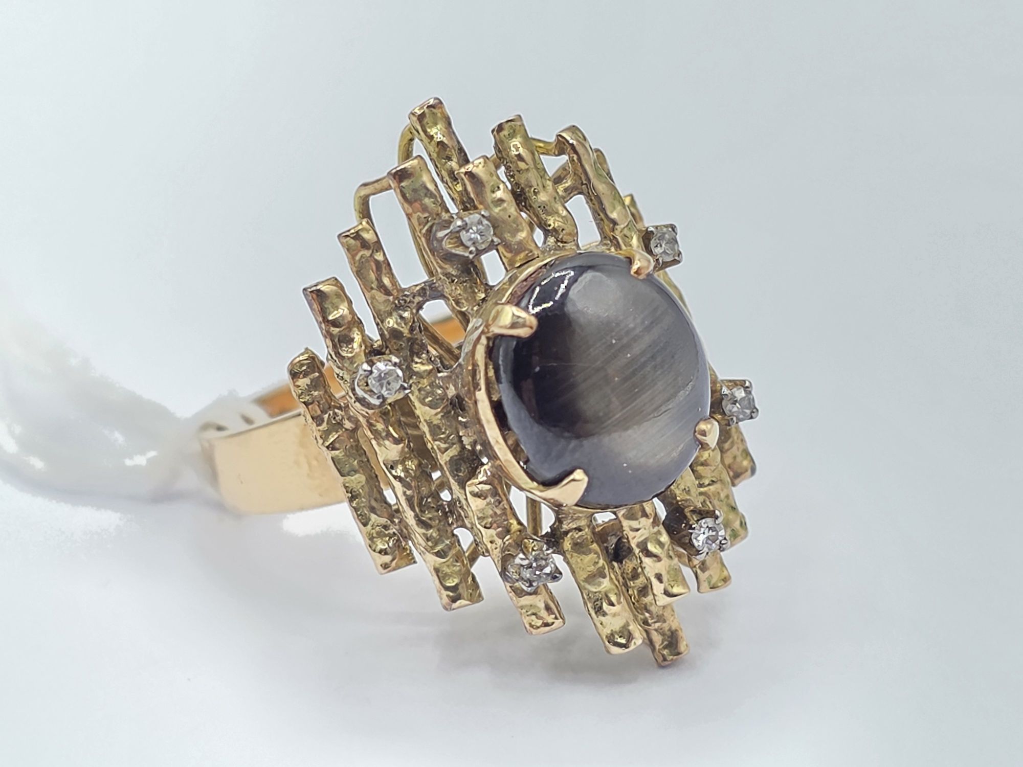 18ct Gold Sapphire Diamond Ring