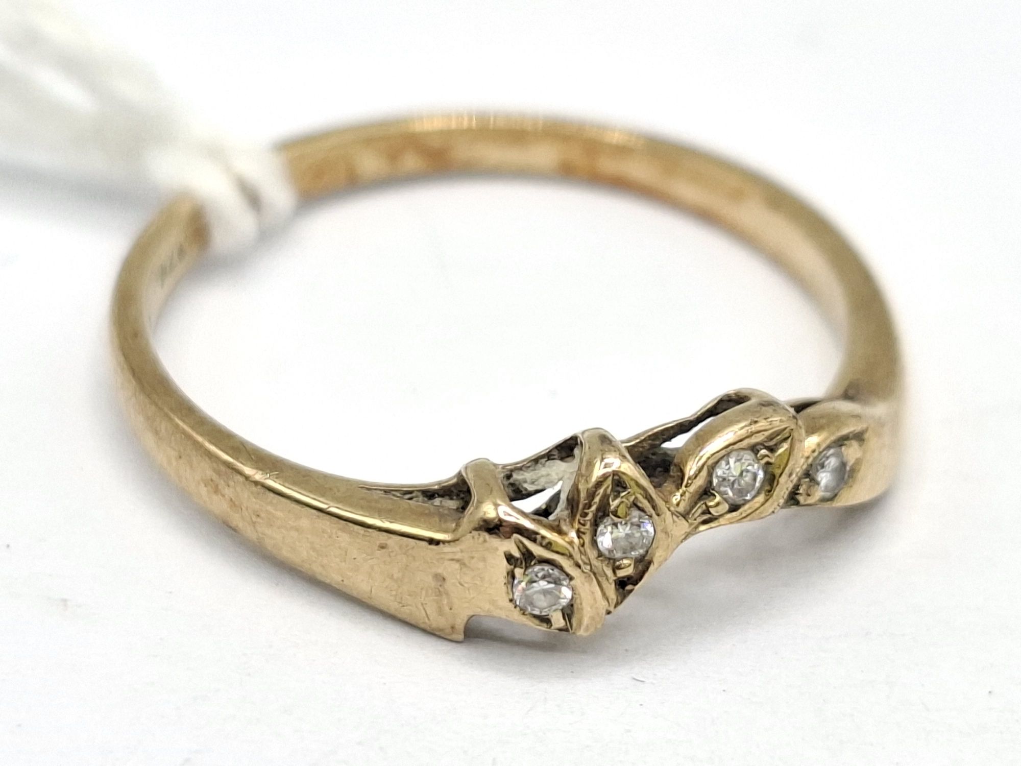 9ct Diamond Row Ring