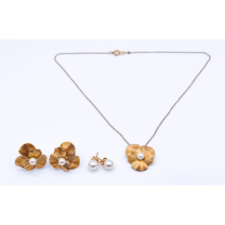 Box Krementz Floral Necklace & Earrings etc.