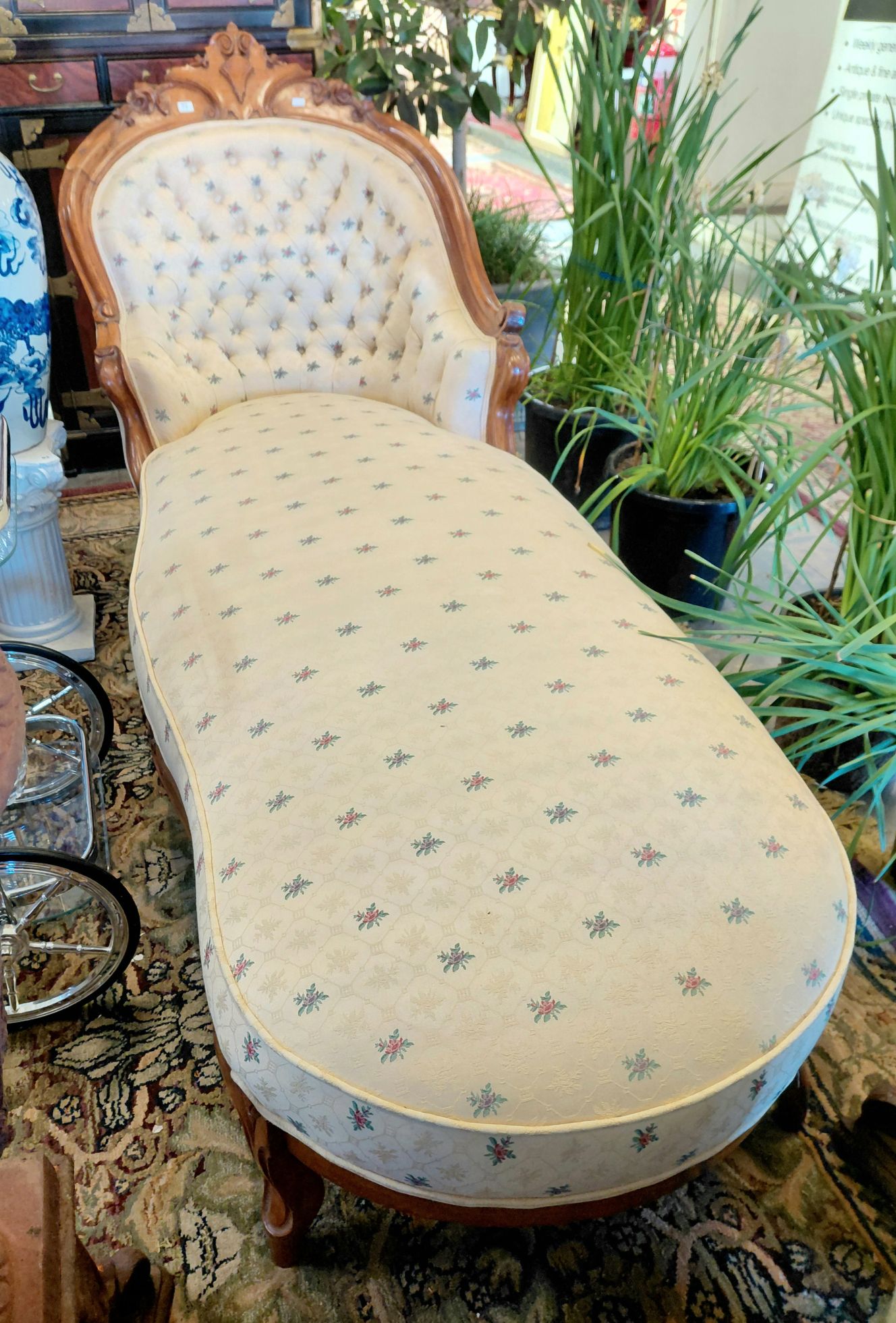 72 · VICTORIAN CHAISE LOUNGE