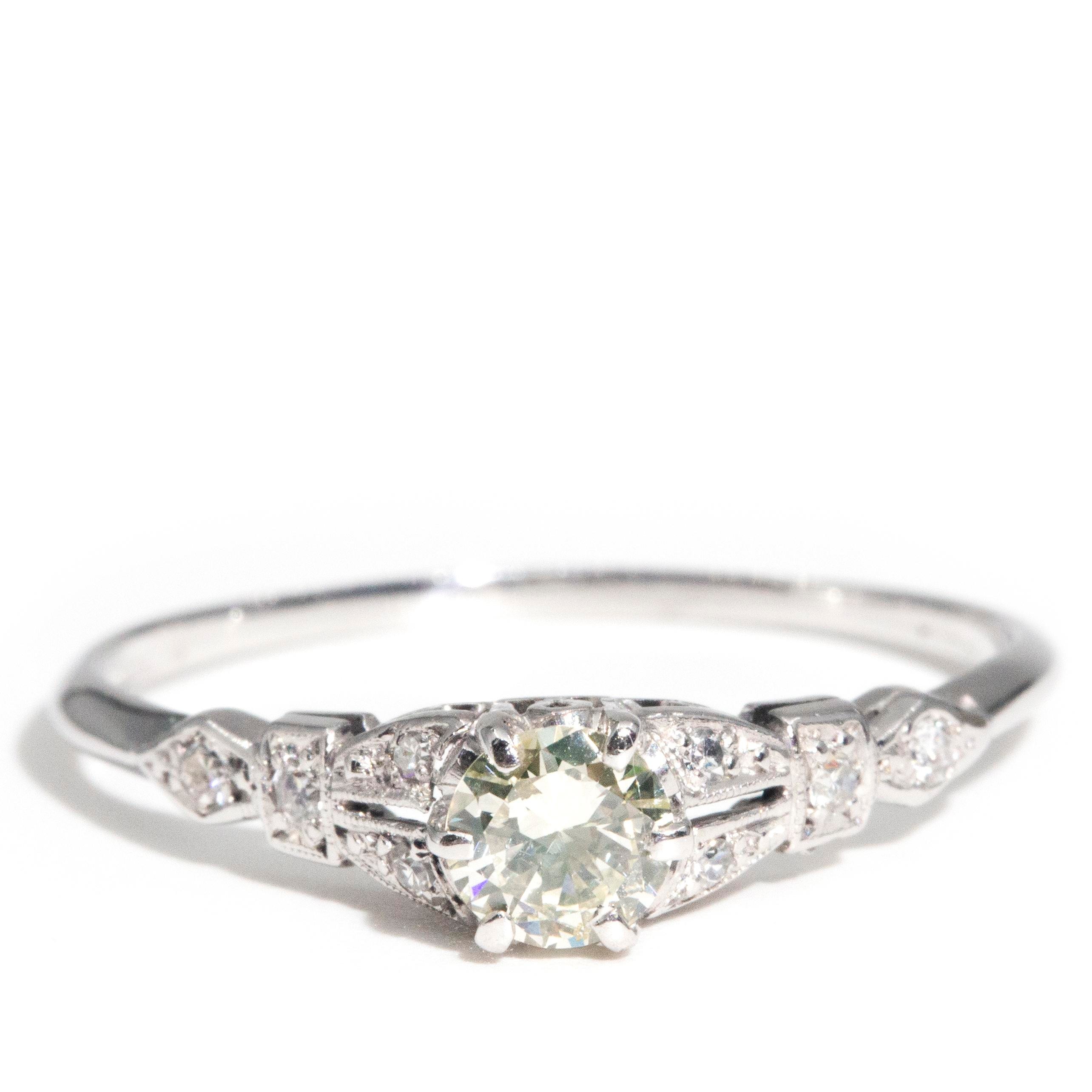 2494 · Vintage Diamond 18 Carat Gold Engagement Ring