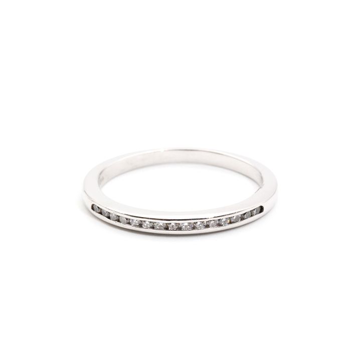 Platinum & Diamond Ring 2.9g