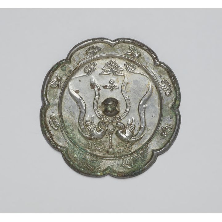An eight-lobed bronze mirror in the style of the Tang dynasty