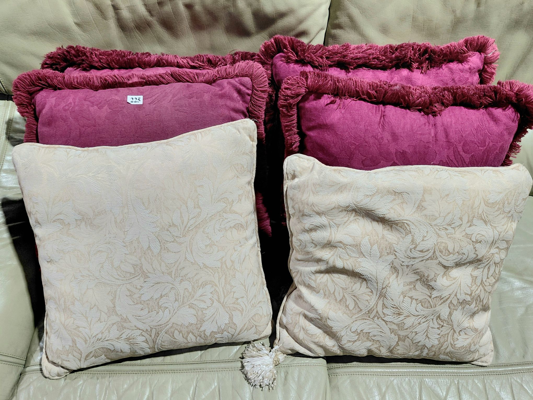 225 · THROW CUSHIONS