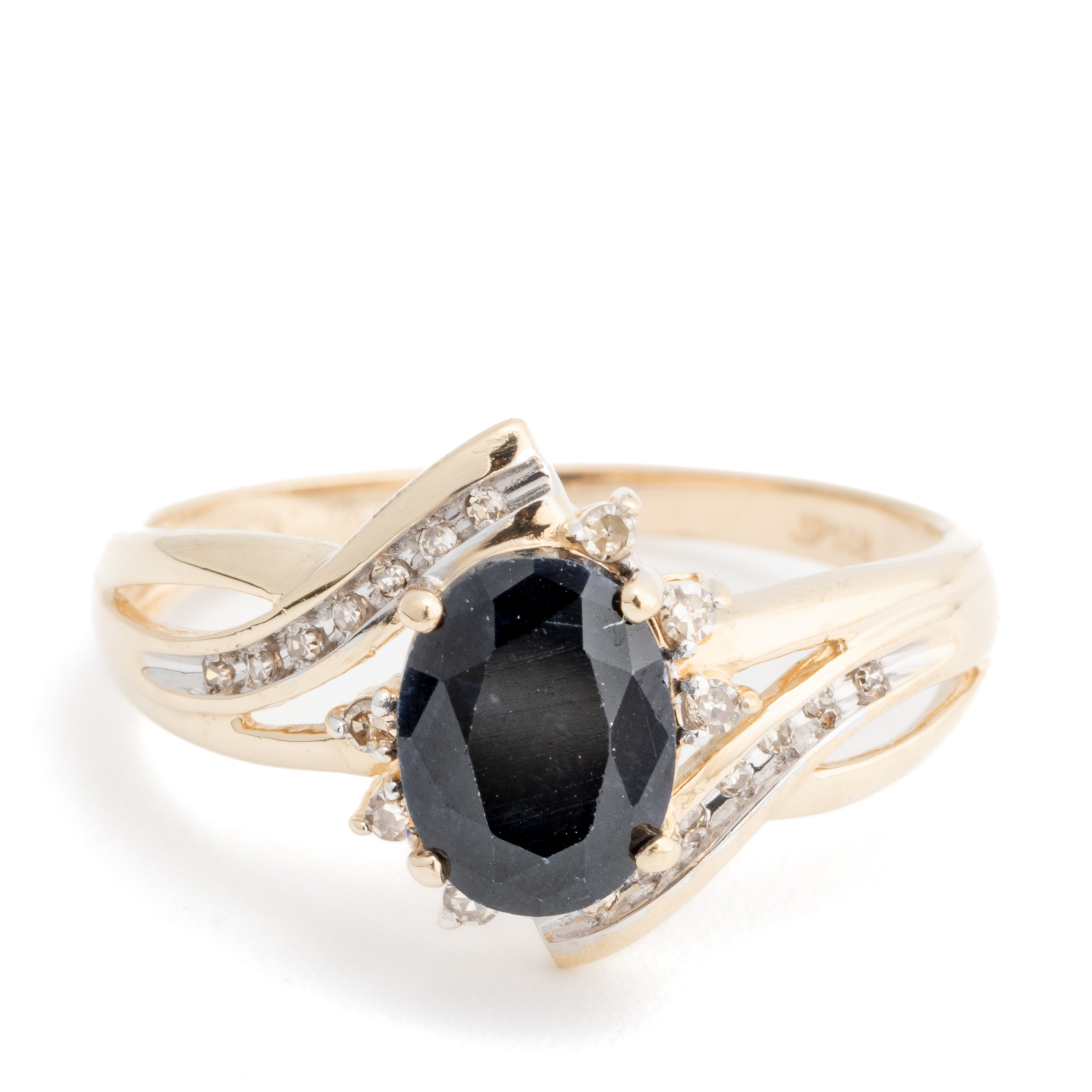 199 · Sapphire & Diamond ct Gold Ring