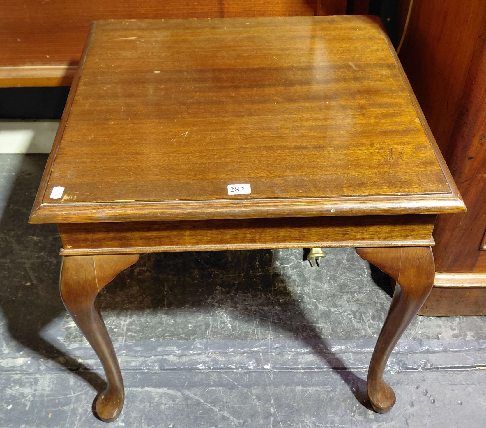 282 · OCCASIONAL TABLE
