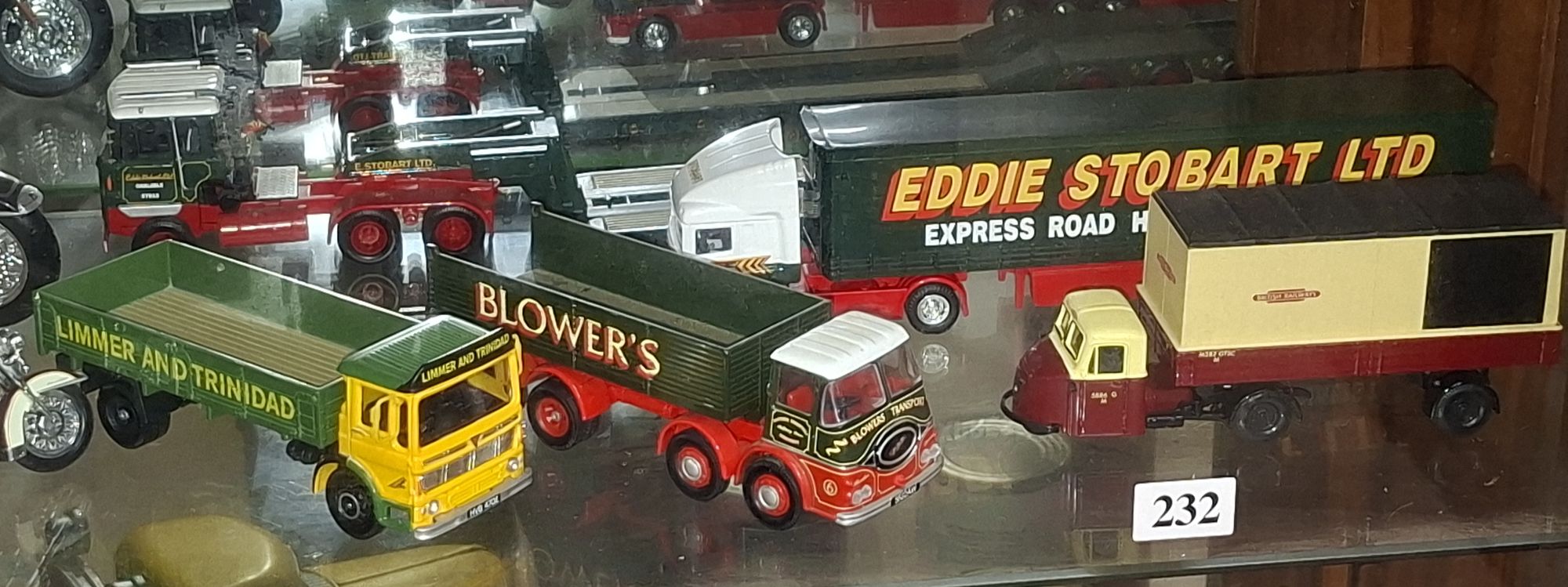232 · CORGI TRUCKS