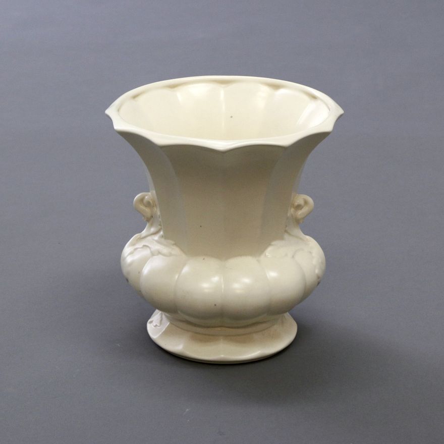 Crown Lynn Potteries, Urn vase