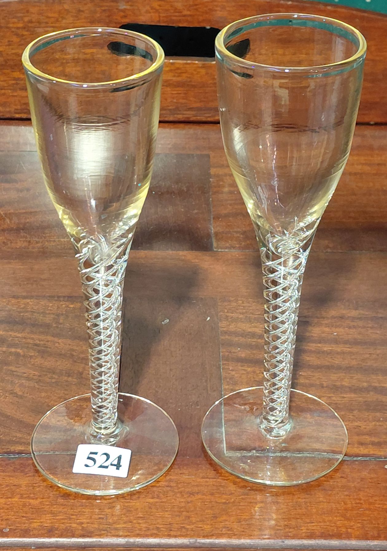 524 · AIR TWIST STEM GLASSES