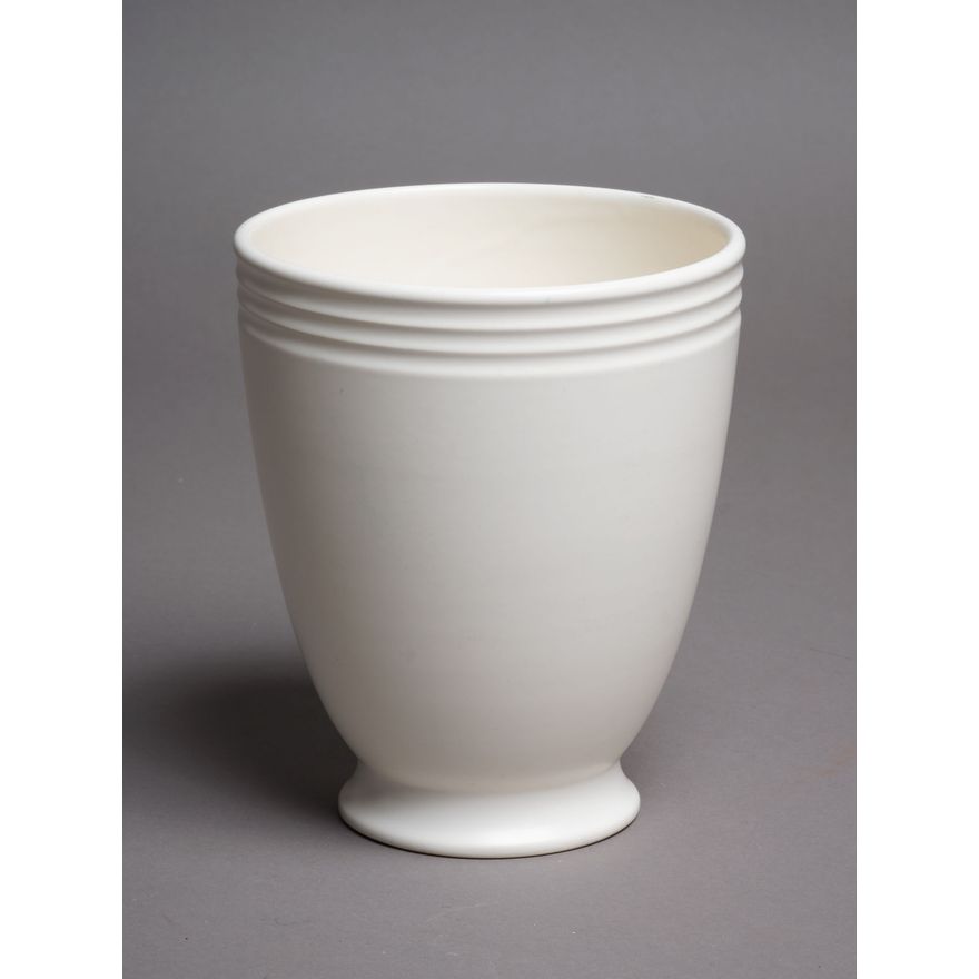 Ernest Shufflebotham for Crown Lynn - Hand-potted flared footed vase
