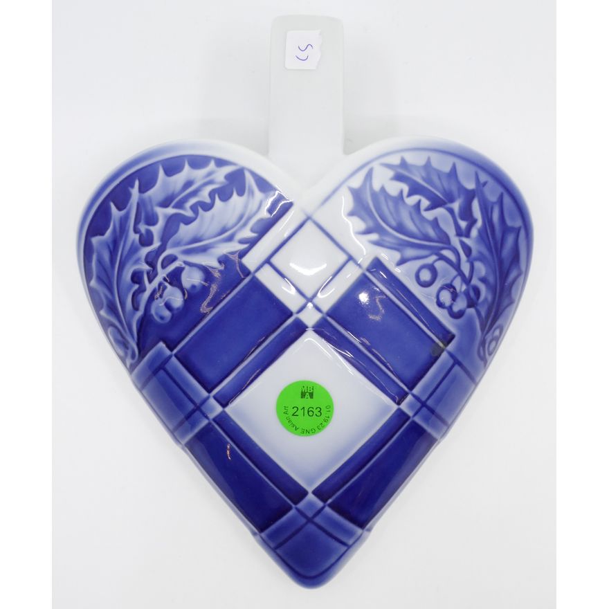 B&G Heart Shaped Porcelain Wall Pocket 8''