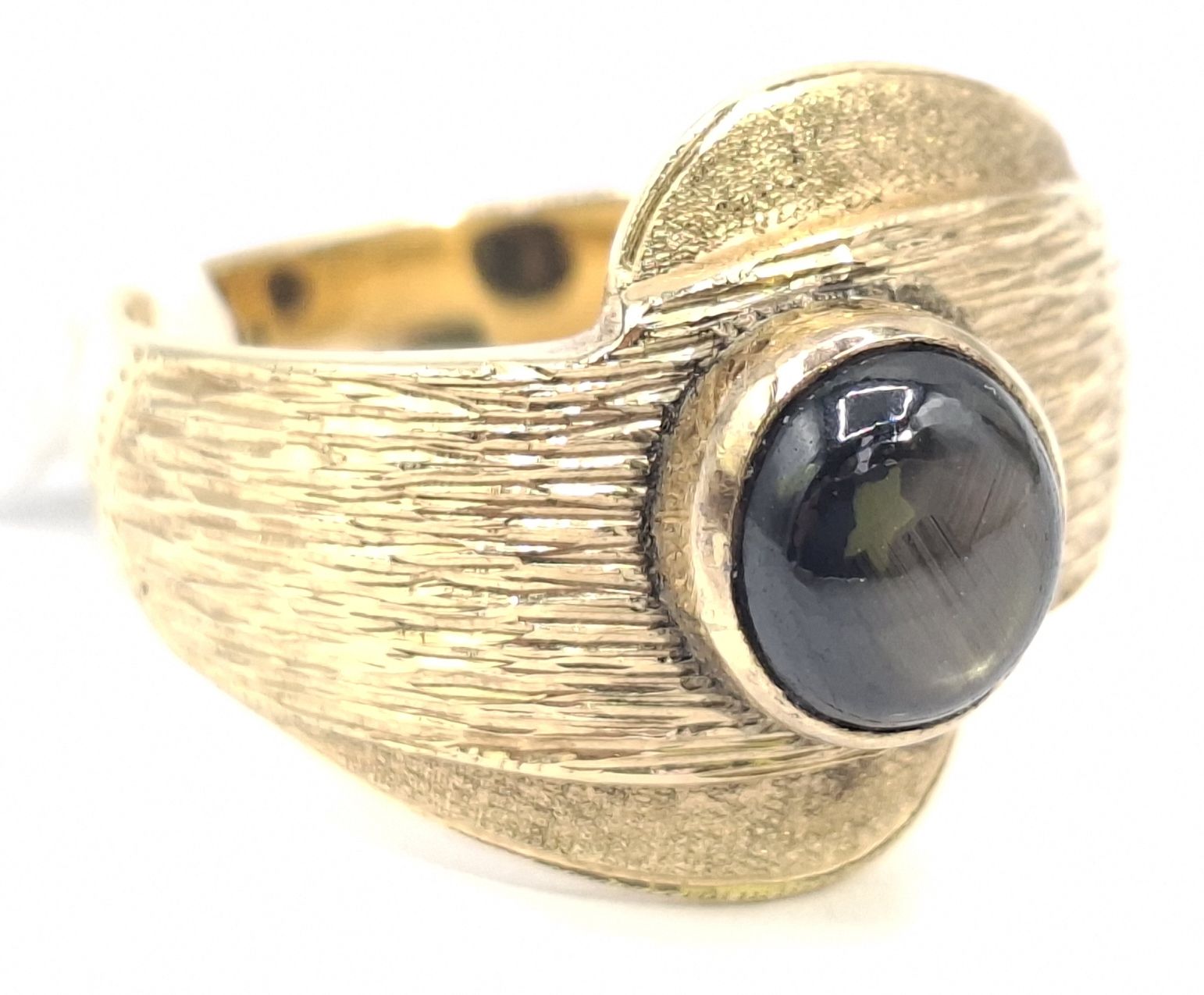 248 · 18CT ARTISAN MADE DRESS RING