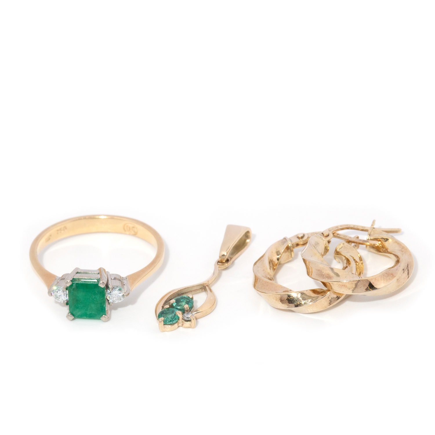 Assorted 9 & 18 carat gold diamond and emerald jewellery set
