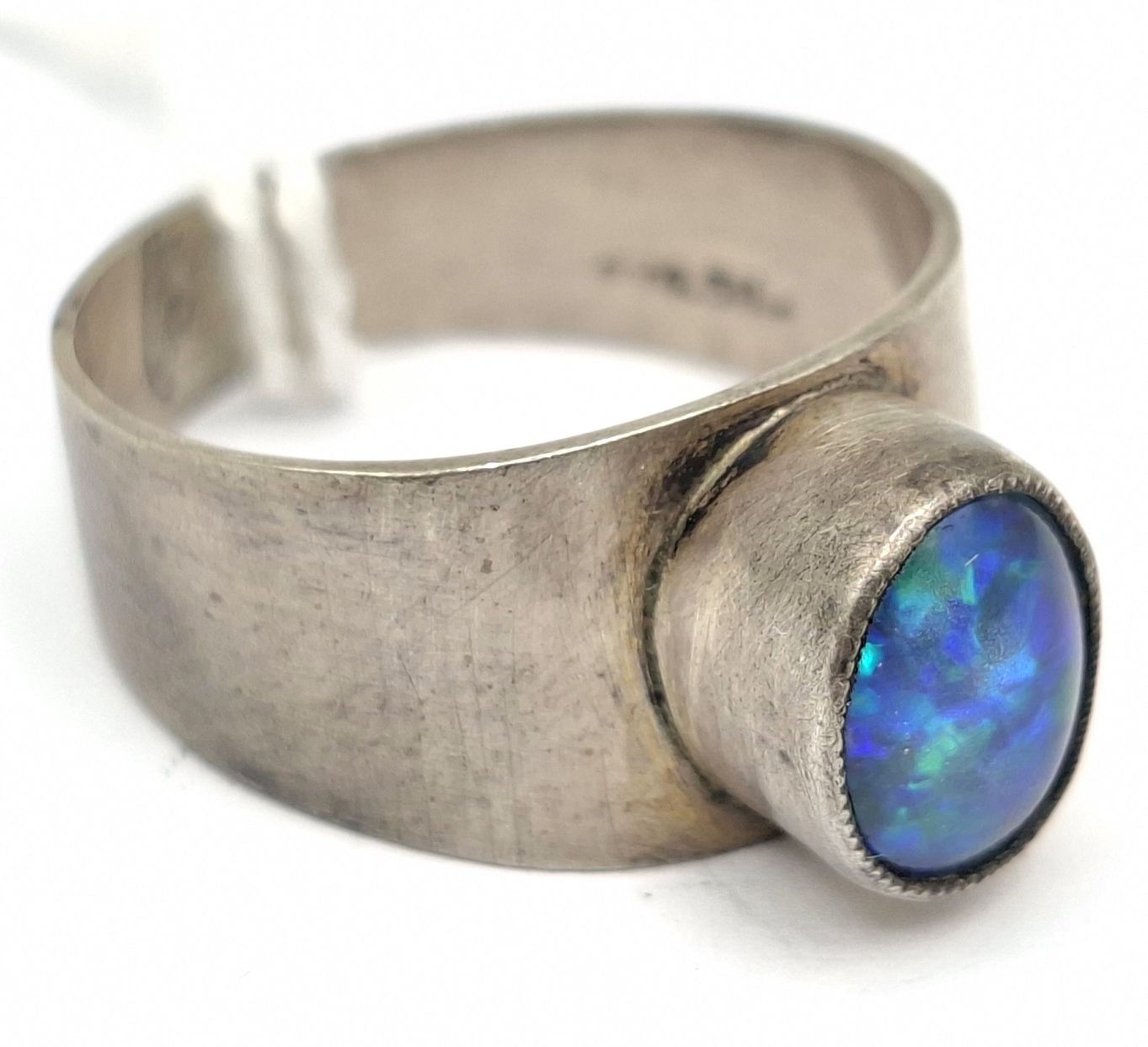 1037 · STERLING SILVER OPAL RING