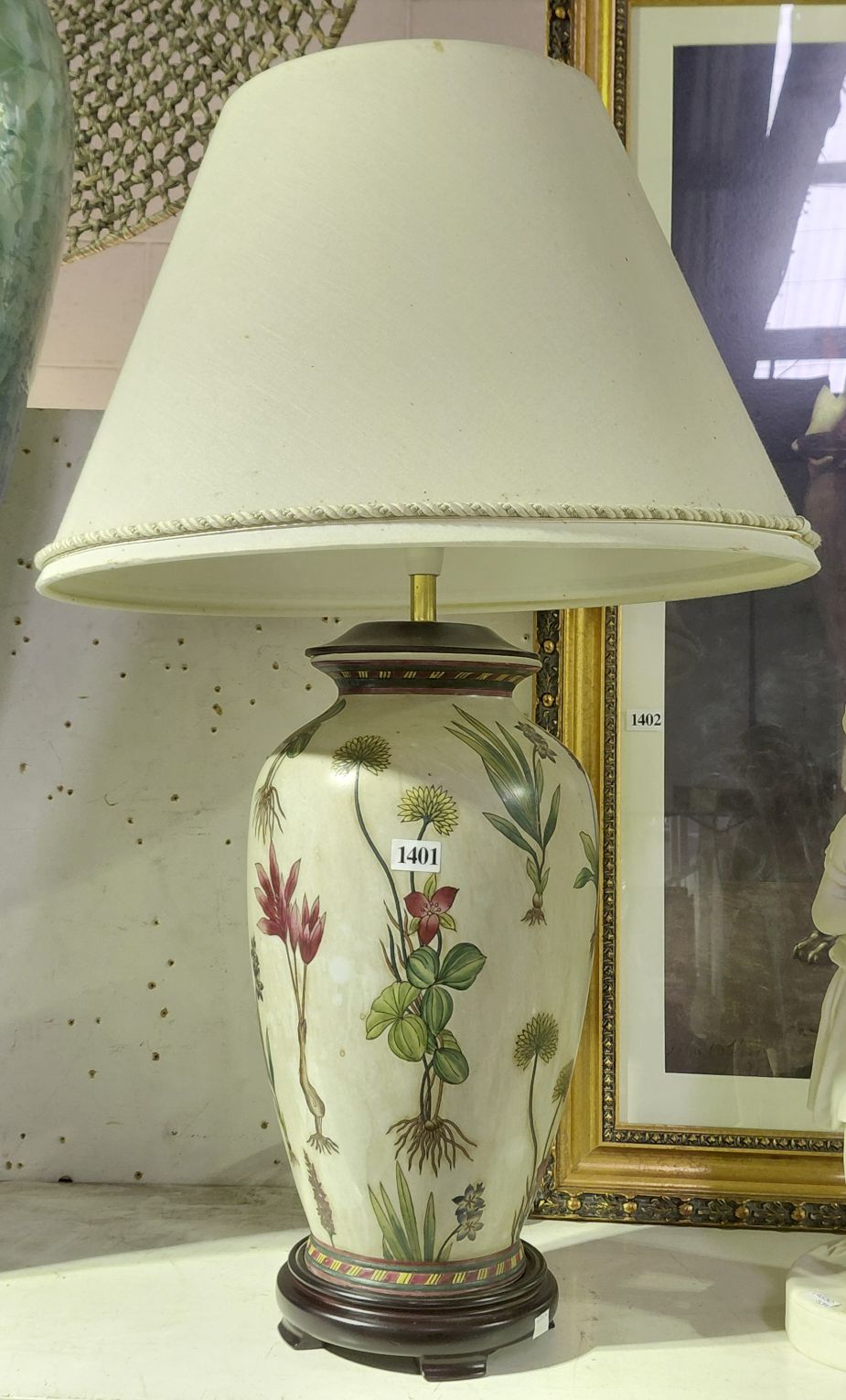 Floral Design Lamp