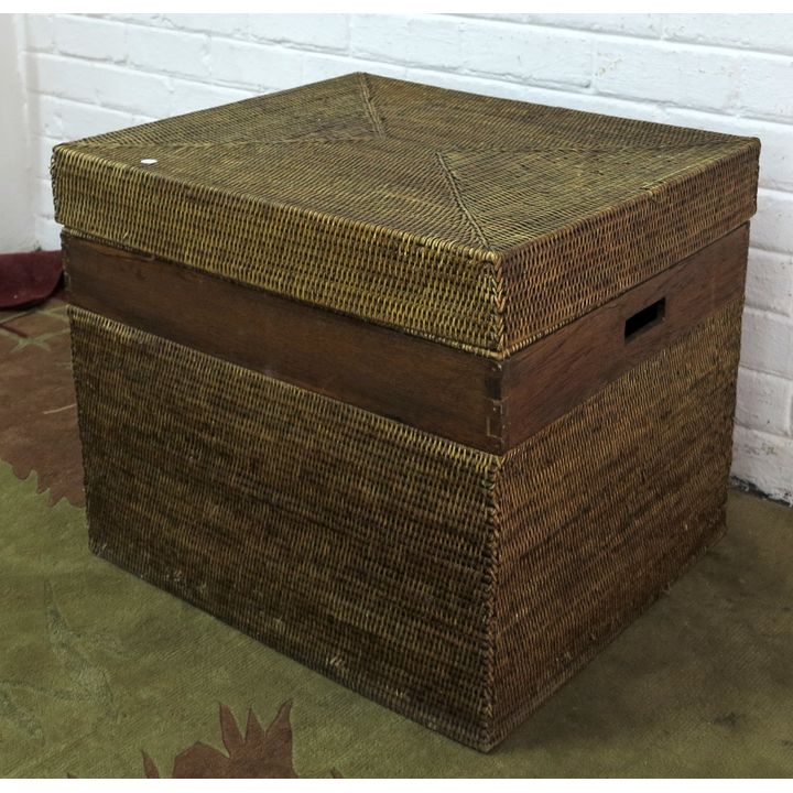 WICKER BLANKET CHEST