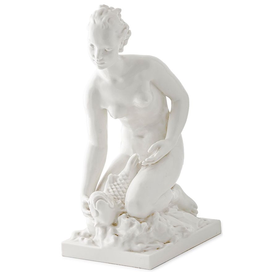 Figurka kobiety z rybą, KPM Berlin, l. 20. XX w.