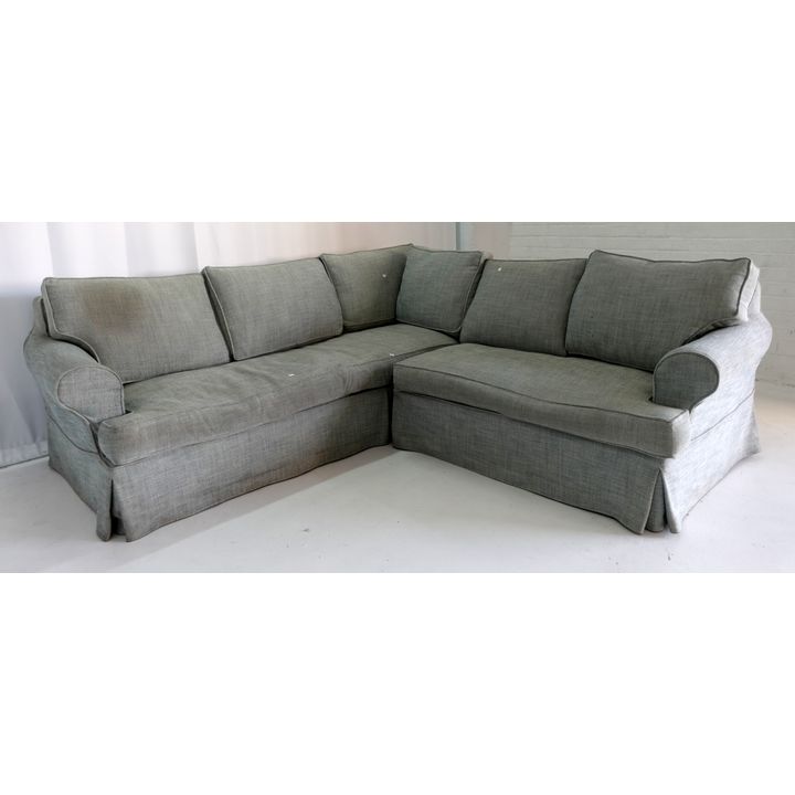 UPHOLSTERED L-SHAPED LOUNGE SUITE