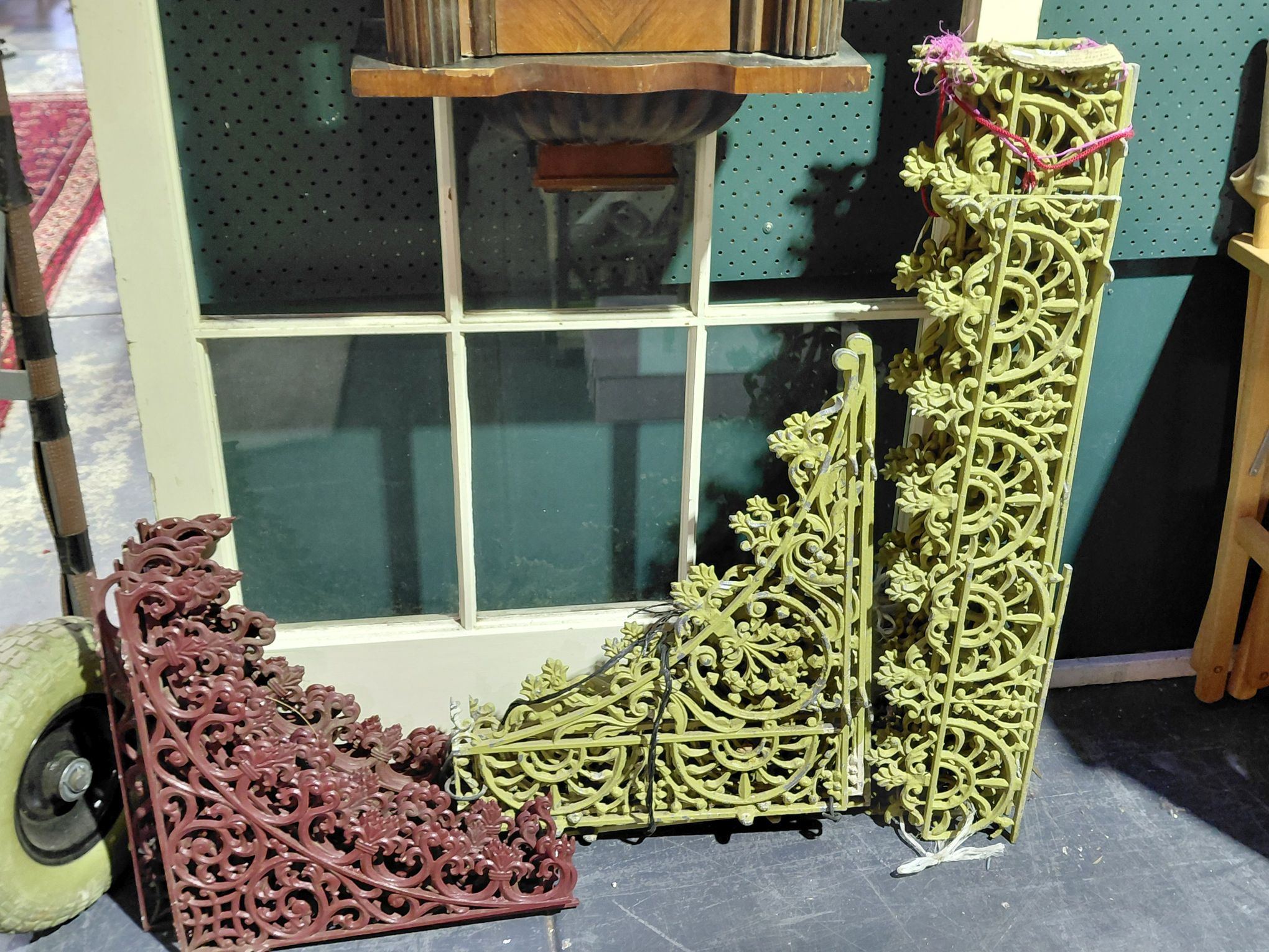 372 · VERANDAH LACEWORK