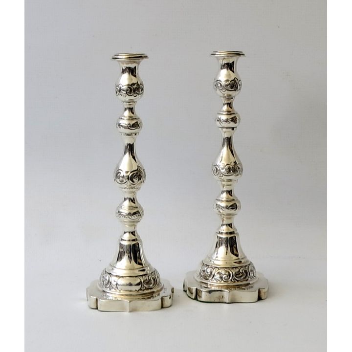 PAIR OF EARLY 20TH CENTURY SILVER CANDLESTICKS, London 1922