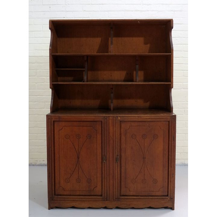 DRESSER
