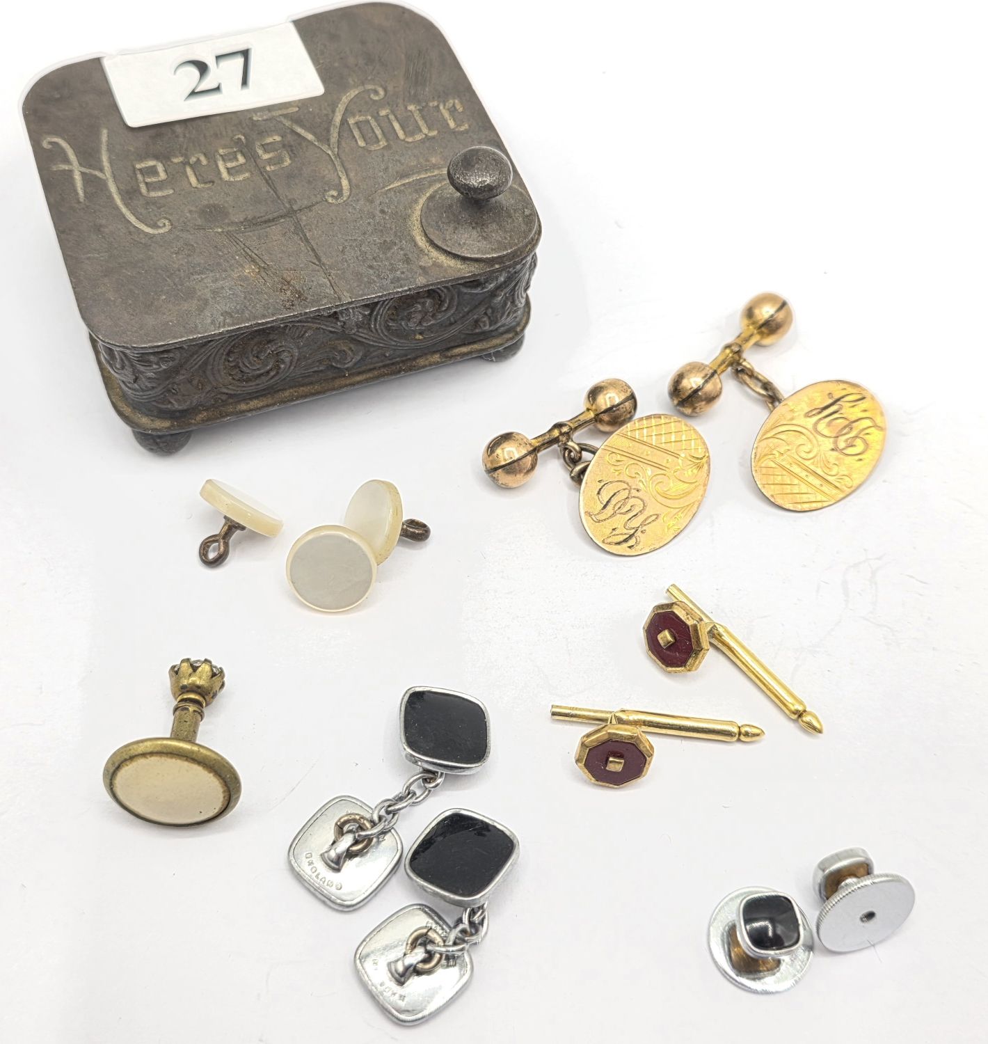 27 · VINTAGE STUDS AND CUFFLINKS